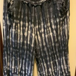 Democracy Linen Capri Pants